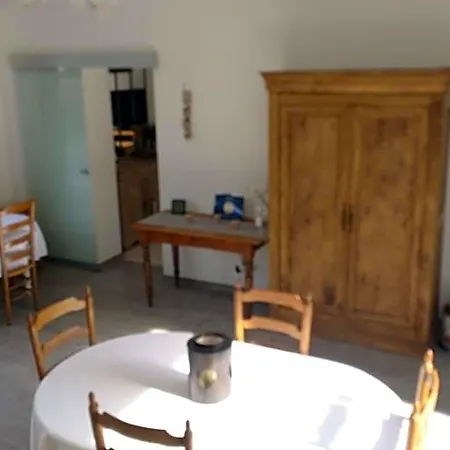 Les De Pascaline Bed & Breakfast 3*
