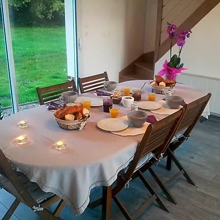 Les De Pascaline Bed & Breakfast Arrest