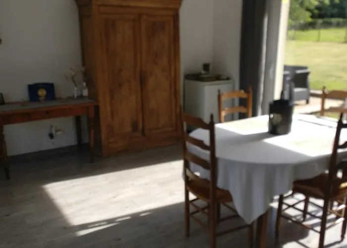 Les De Pascaline Bed & Breakfast Arrest